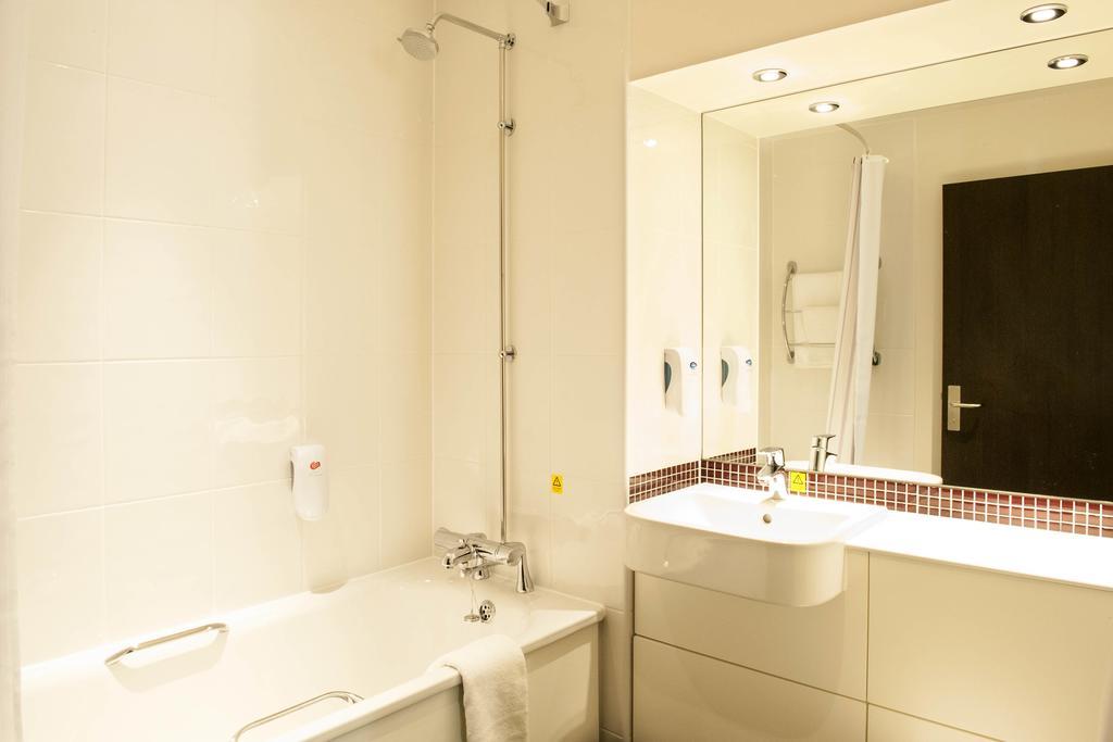Premier Inn Aberdeen Airport - Dyce Rum bild